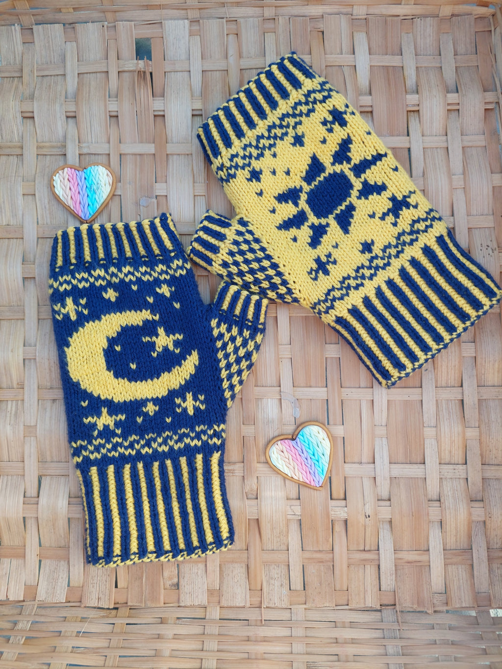 Night & Day Mittens PDF