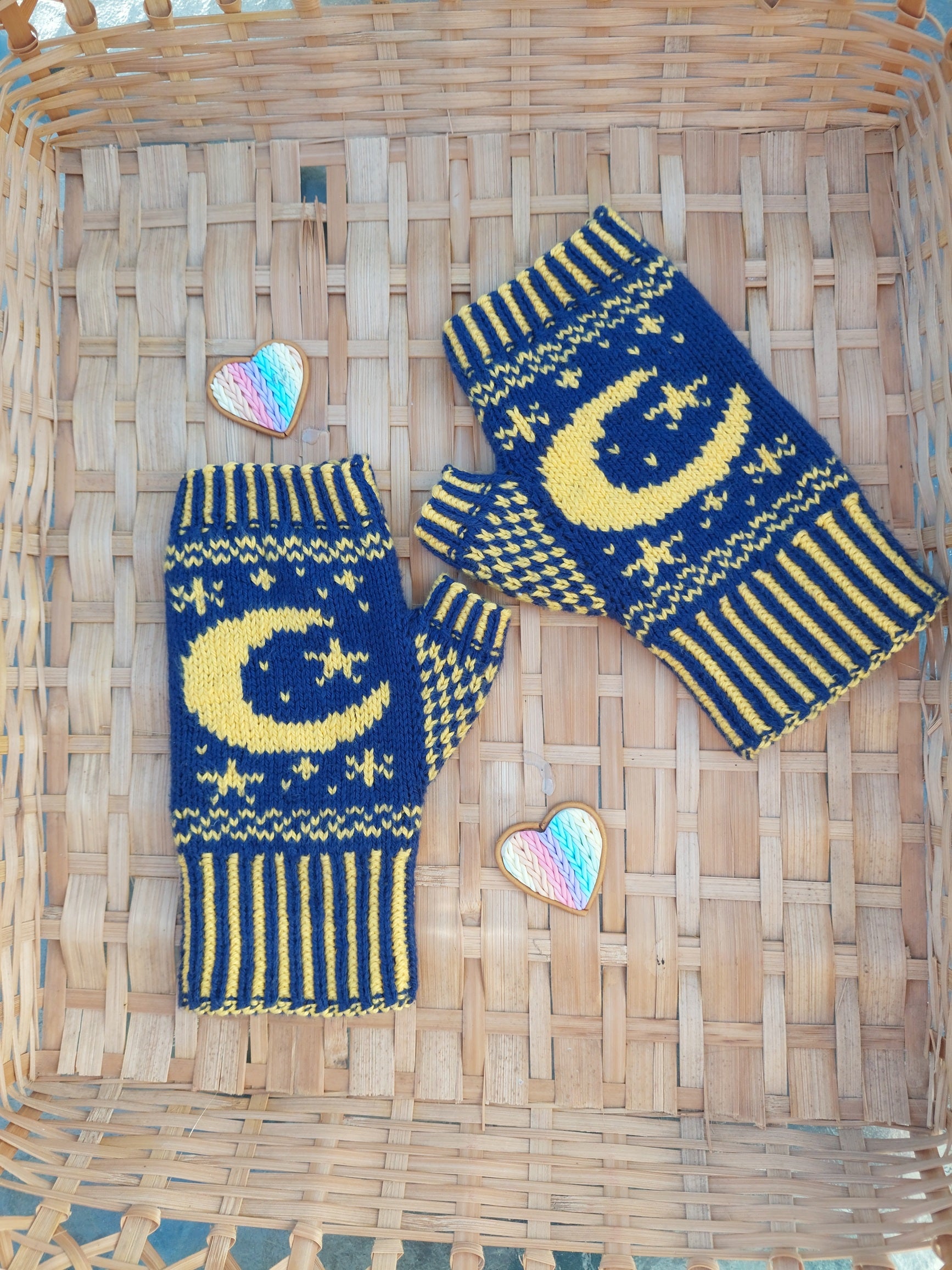 Night & Day Mittens PDF