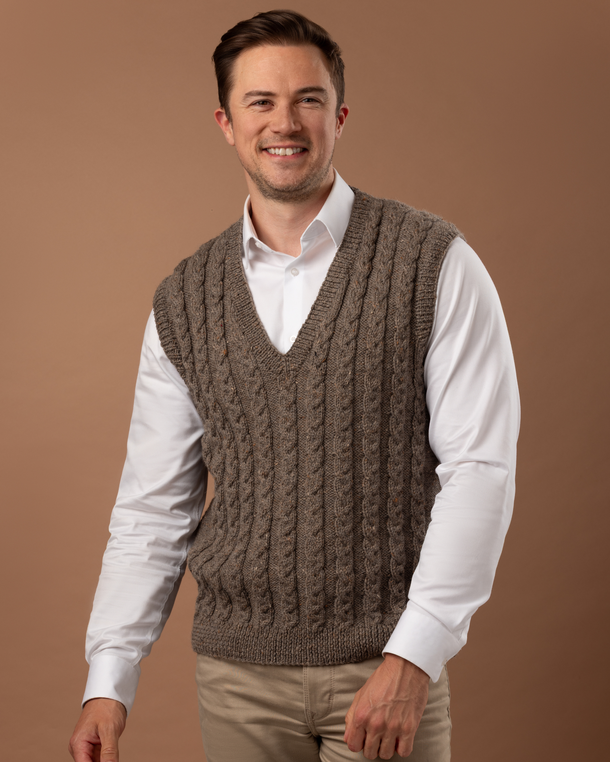 The Willow Vest - Adult Knitting Pattern | PT 8703