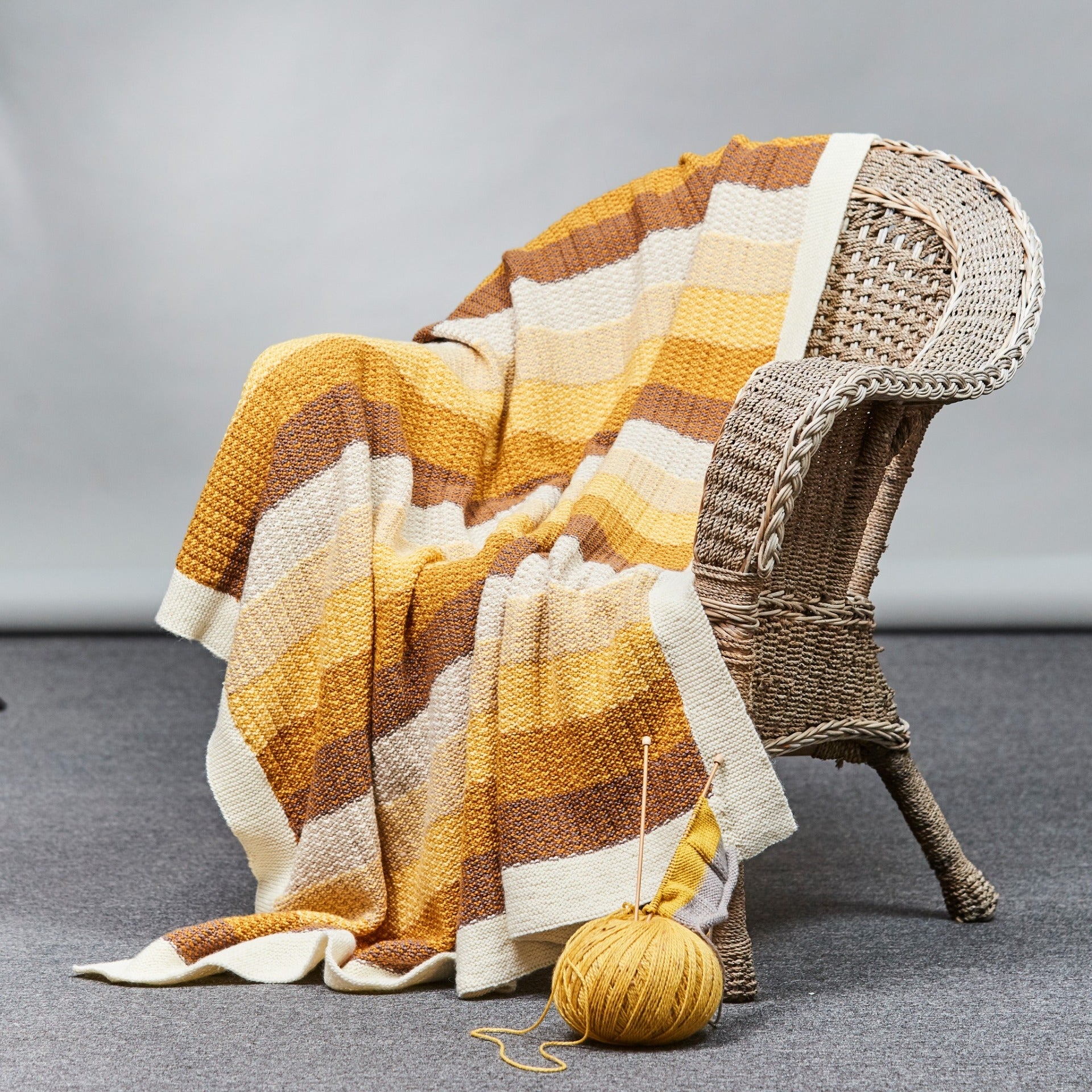 PT 8546 - Wide Stripe Blanket - Knitting Pattern