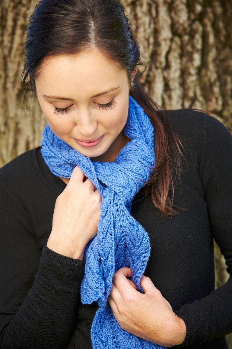 PT 8425 - 4 Scarves - Knitting Pattern