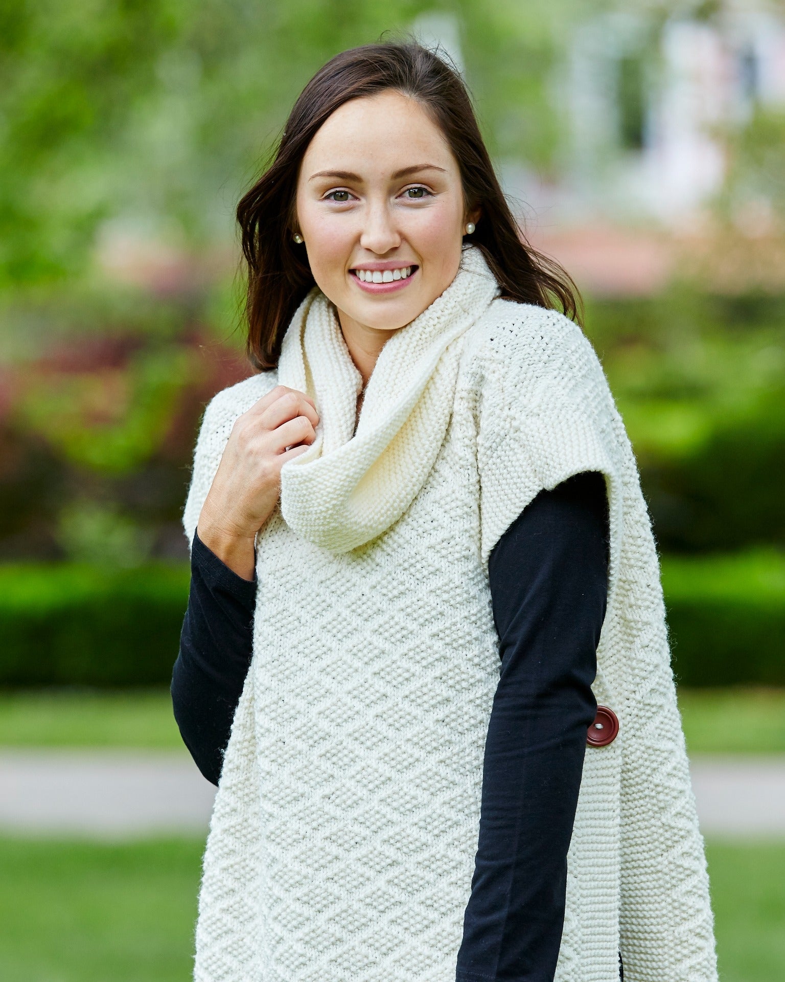 PT 8464 - Side Buttoned Poncho - Knitting Pattern