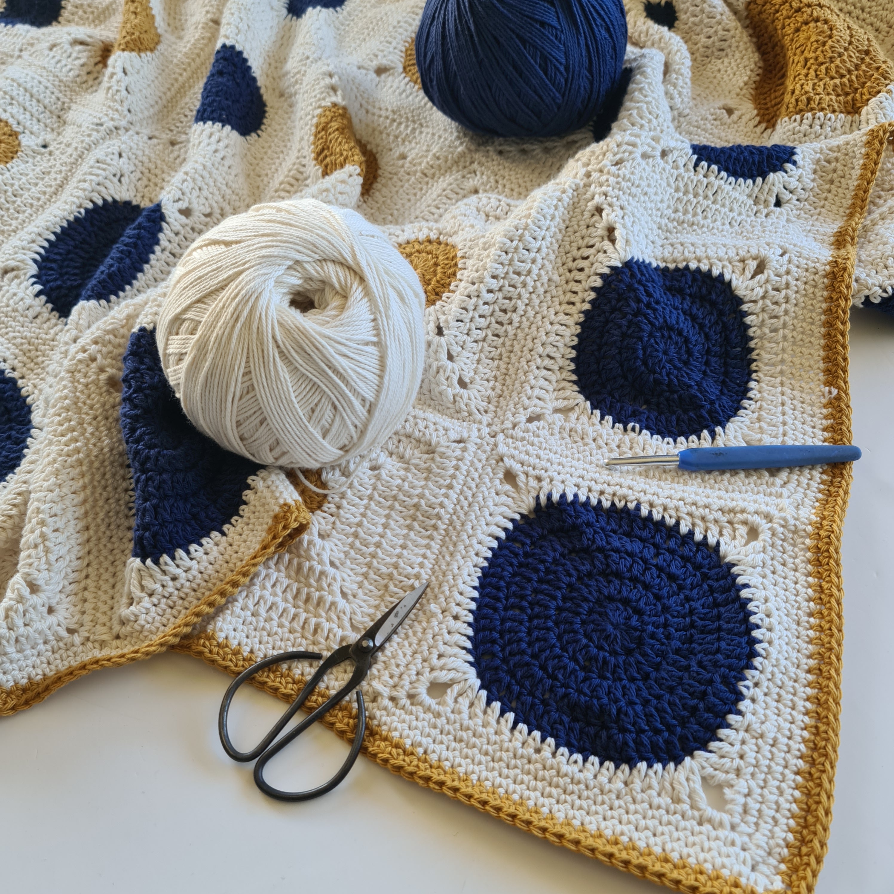 Dotty Spotty Blanket PDF