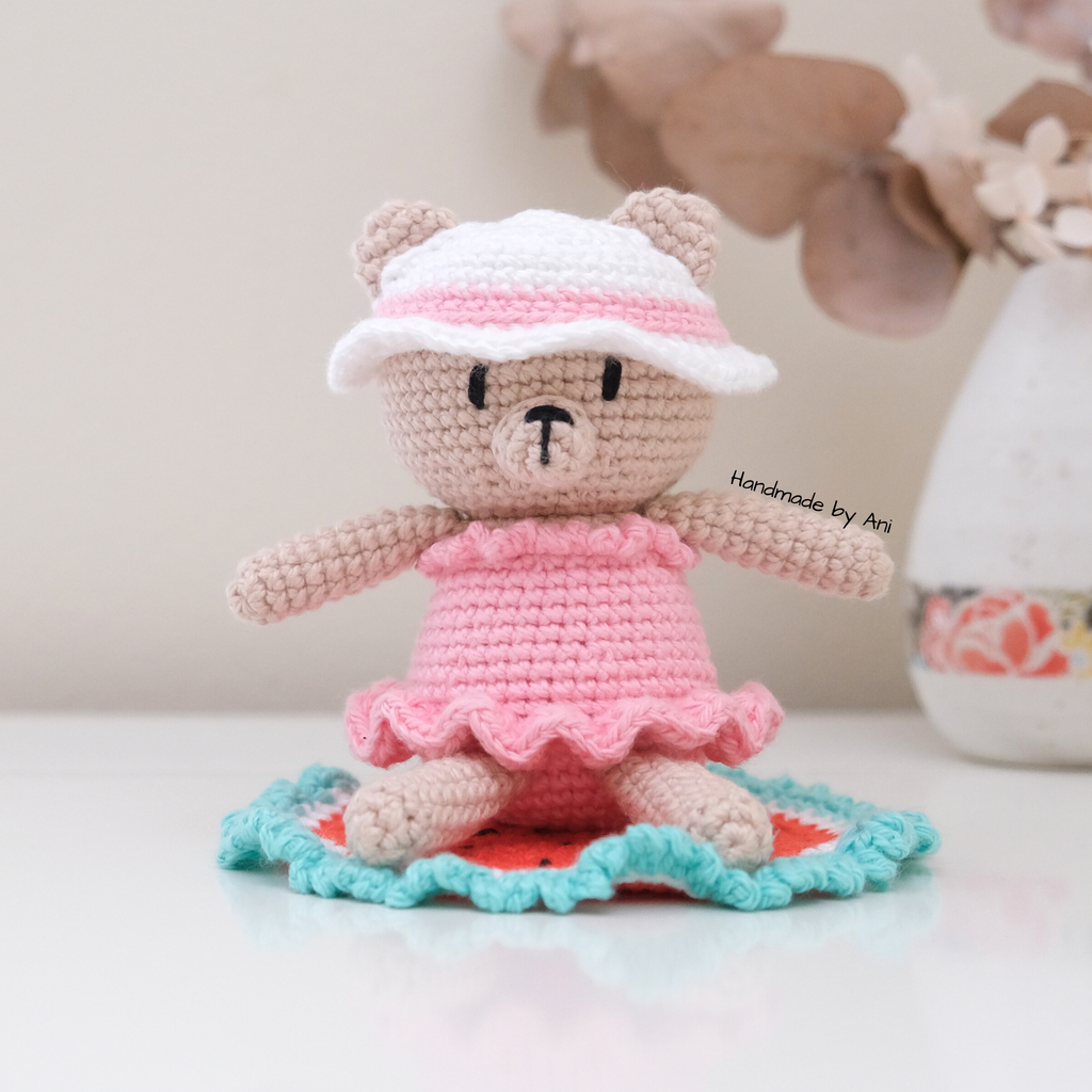 Isla the Summer Bear PDF