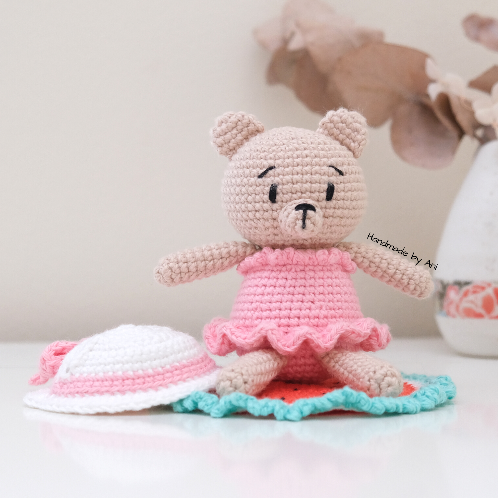 Isla the Summer Bear PDF