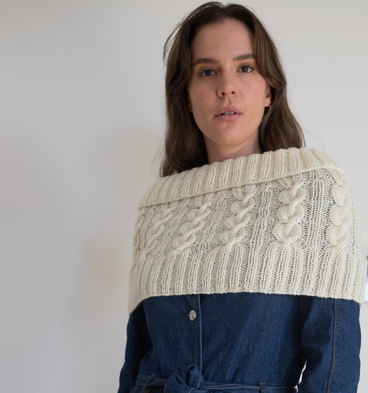 Izzy Lou Cabled Capelet PDF