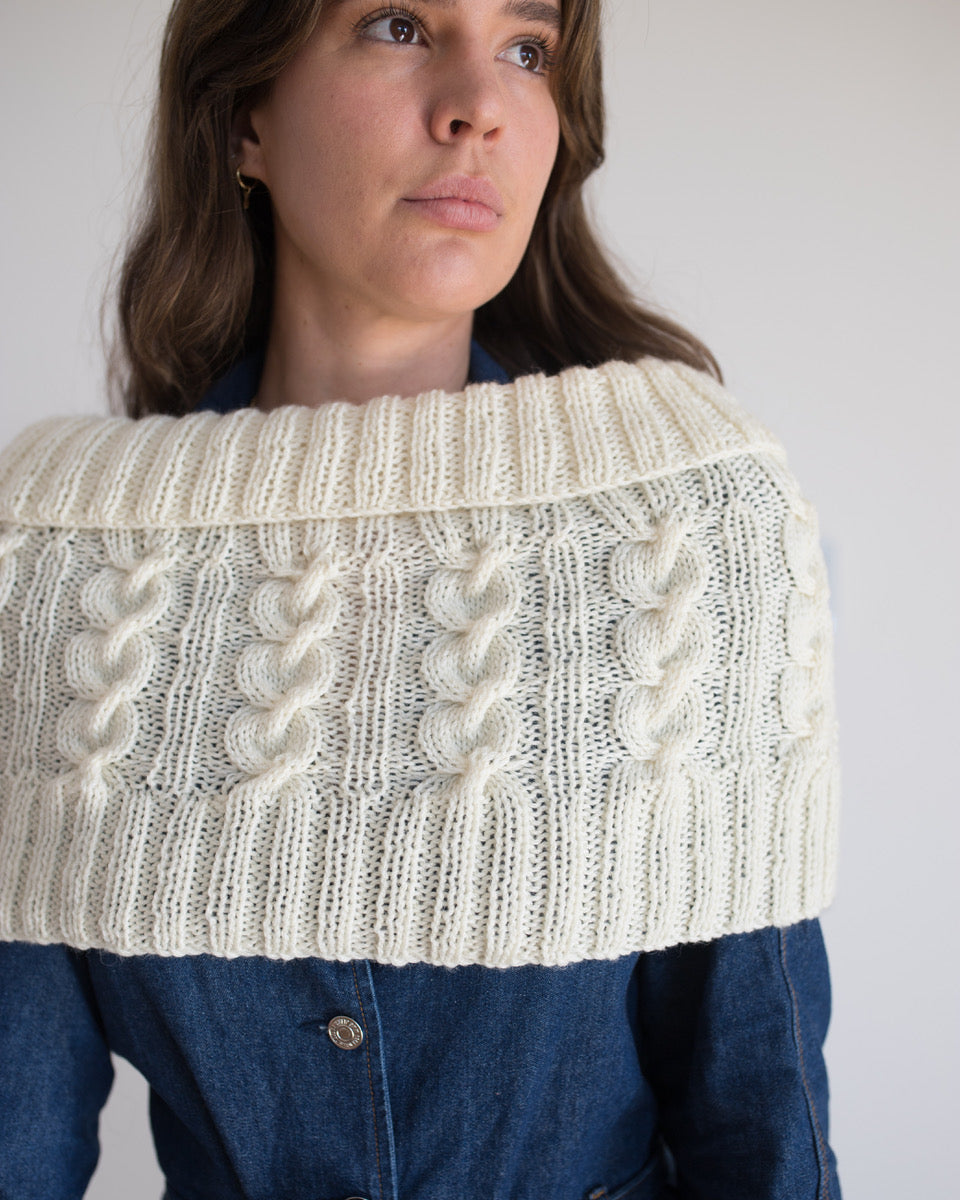 Izzy Lou Cabled Capelet PDF