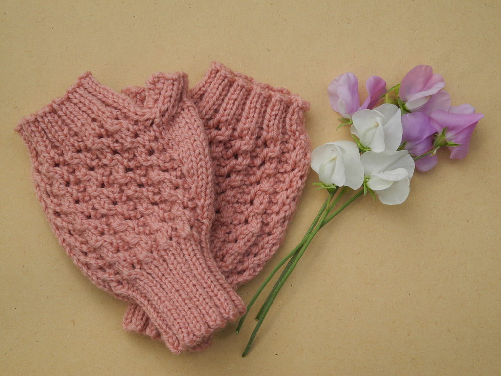 Mittens in 8 ply PDF