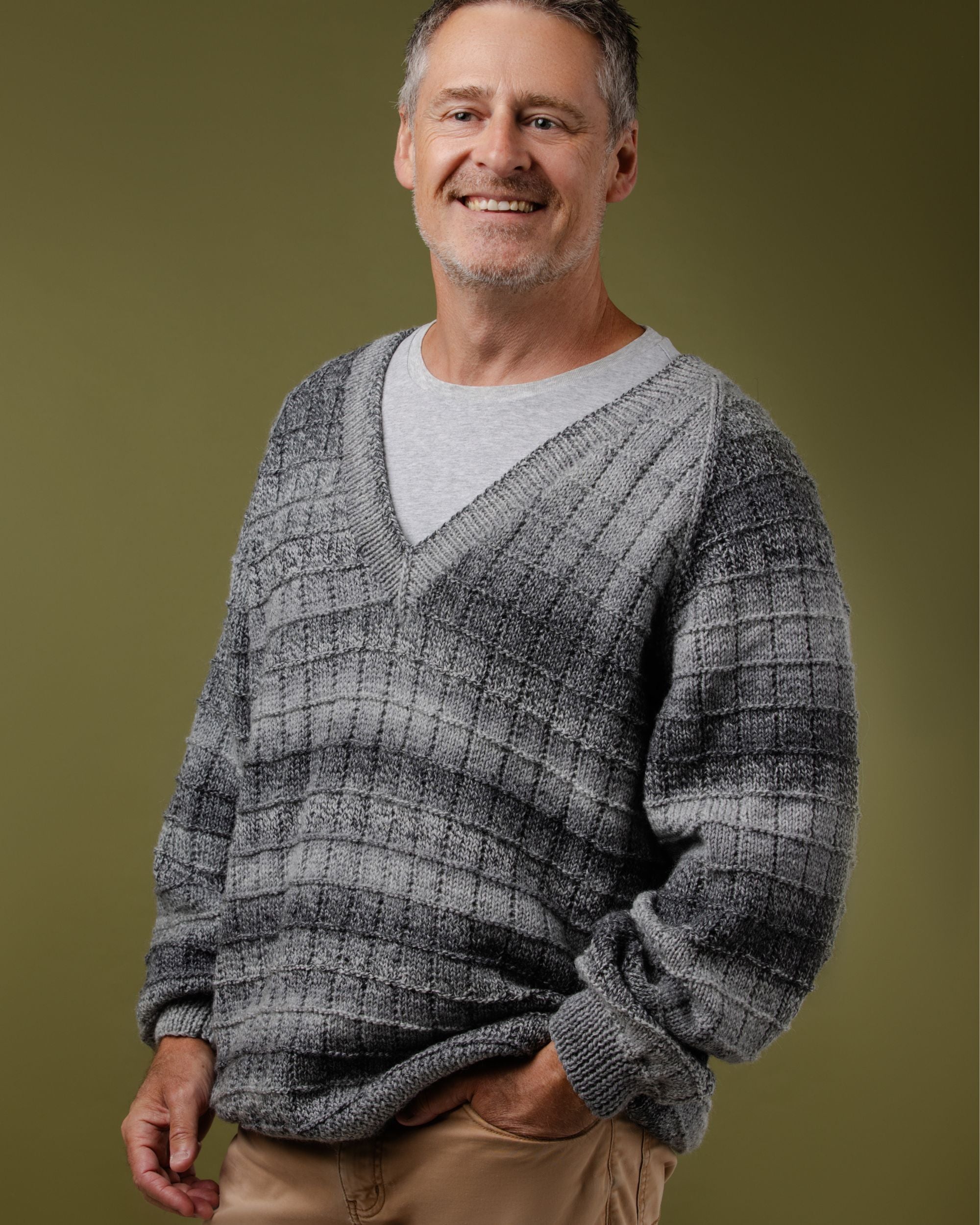 PT 8134 - Mens Grid Pullover - Knitting Pattern