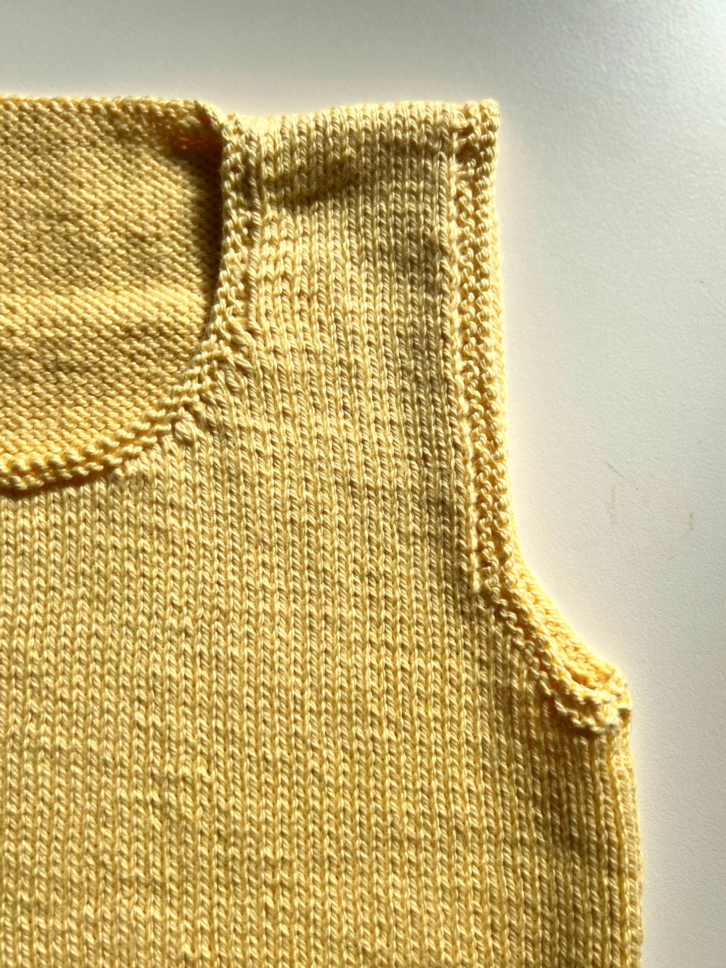 The Cate Tank - Adult Knitting Pattern | PT 8677