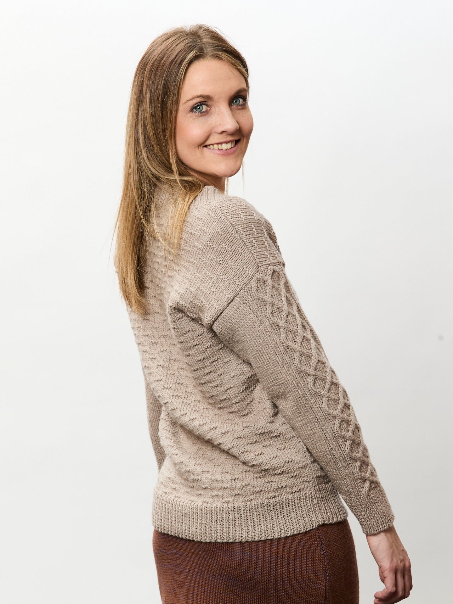 The Helen Jumper - Adults Knitting Pattern | PT 8684 – Bendigo