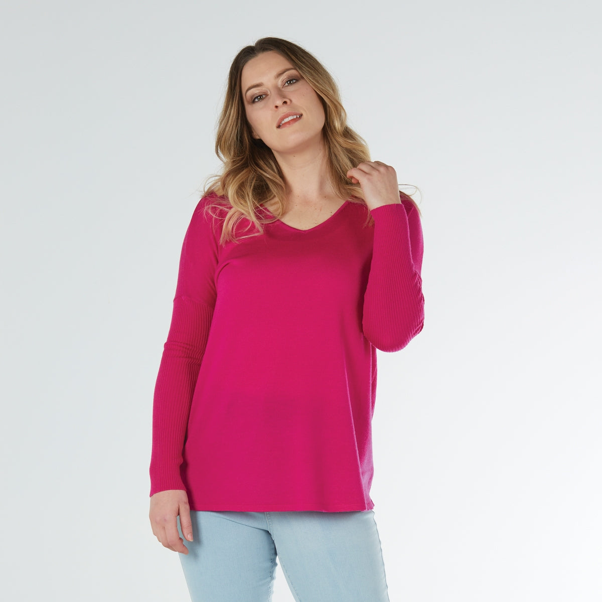 Style CD - V Neck Curved Hem Jumper