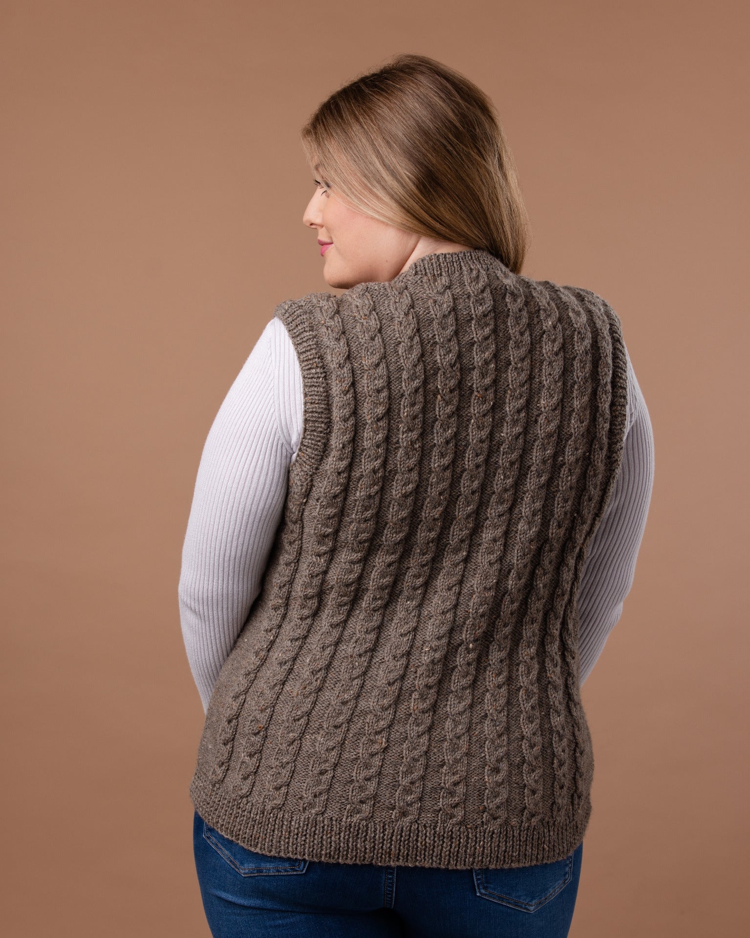 The Willow Vest - Adult Knitting Pattern | PT 8703
