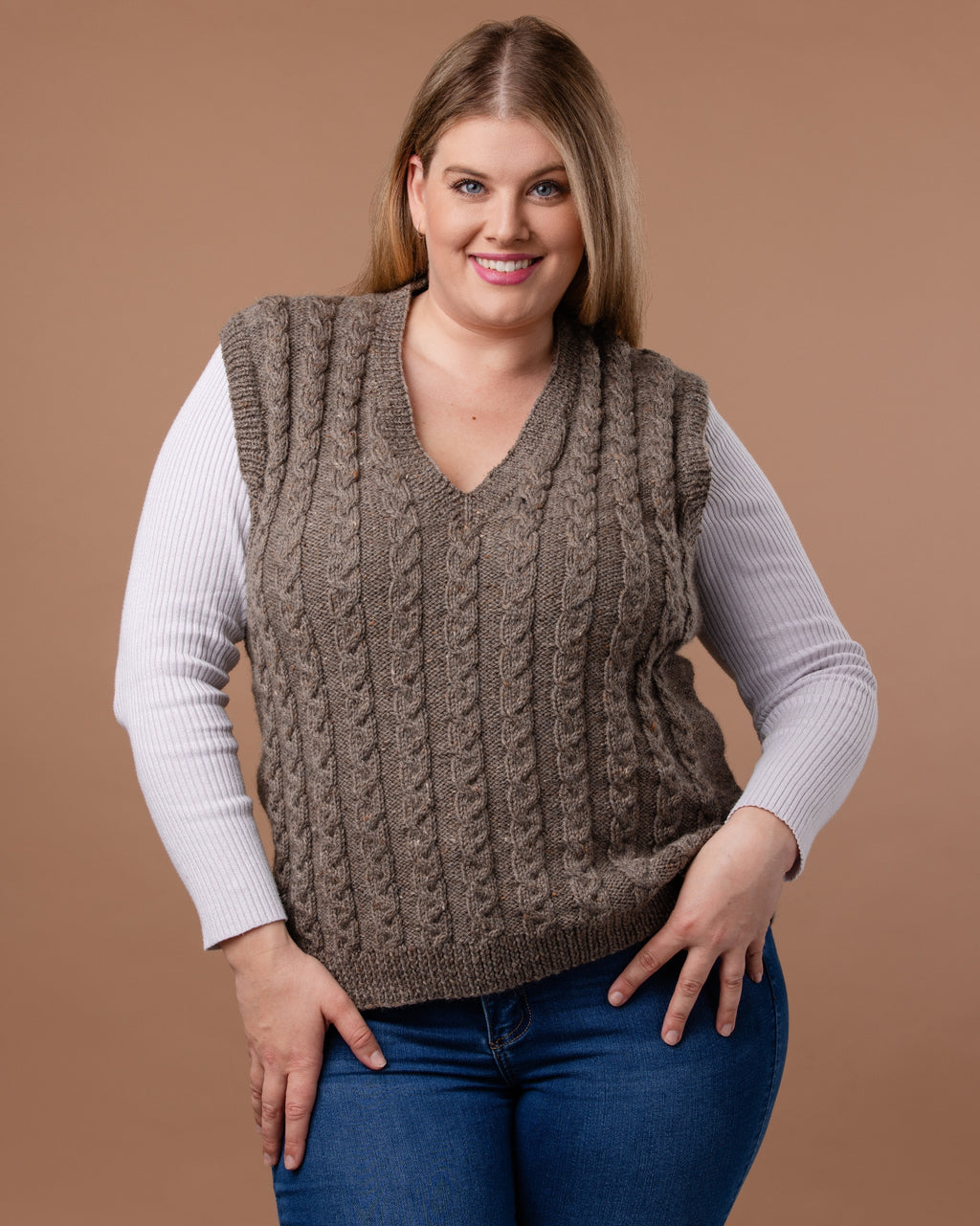 The Willow Vest - Adult Knitting Pattern | PT 8703