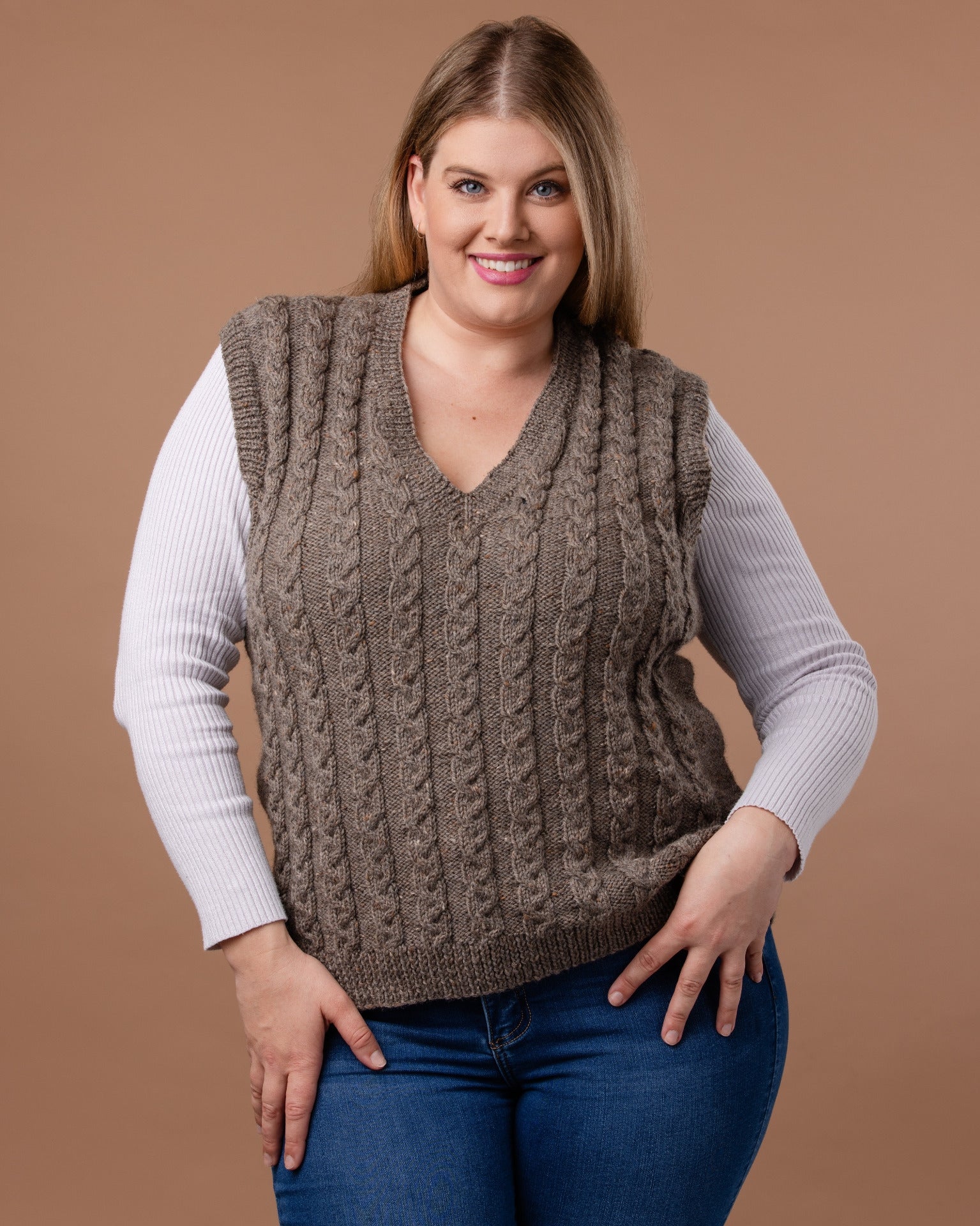 The Willow Vest - Adult Knitting Pattern | PT 8703