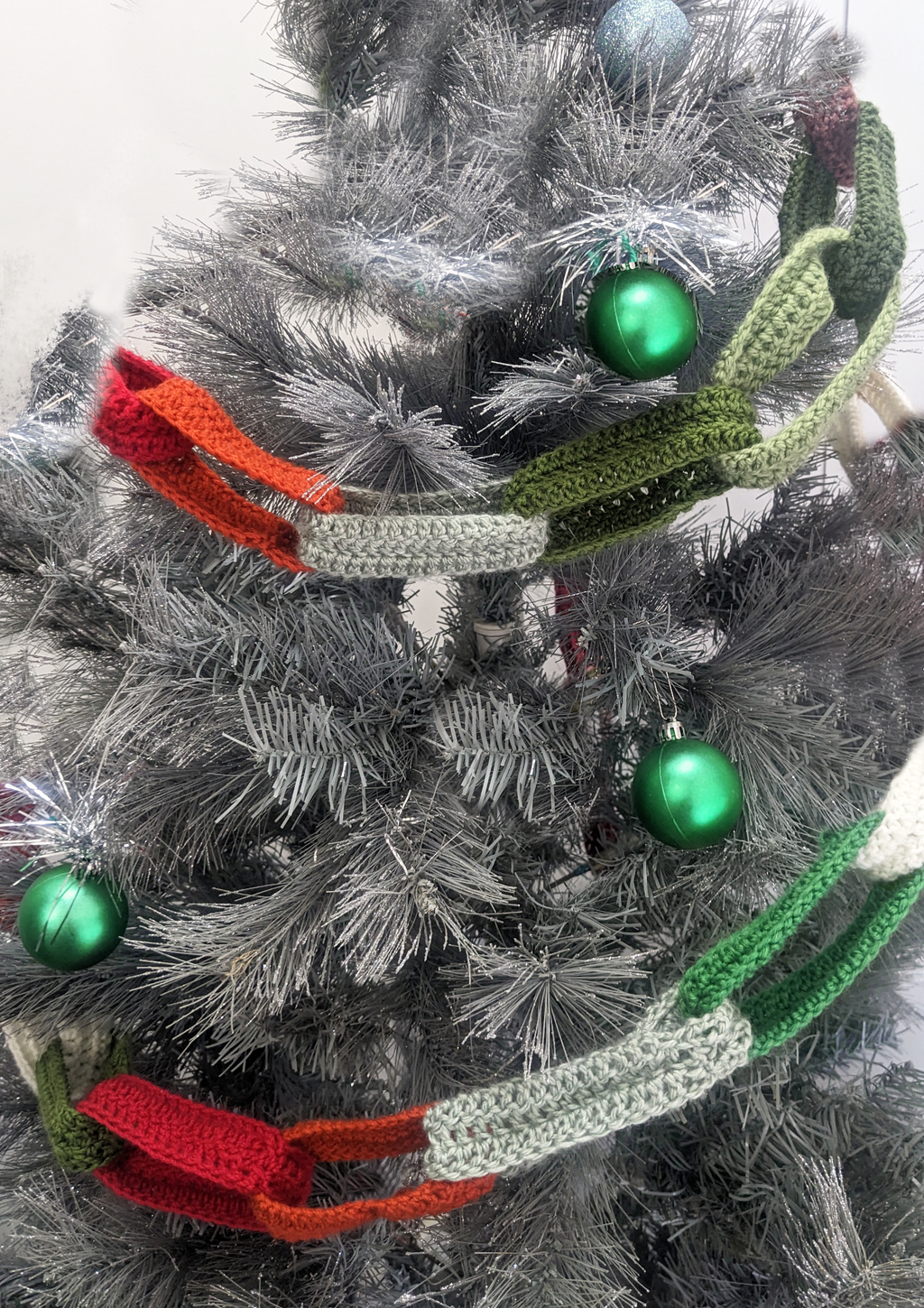 'Paper Chain' Garland - Free Crochet Pattern