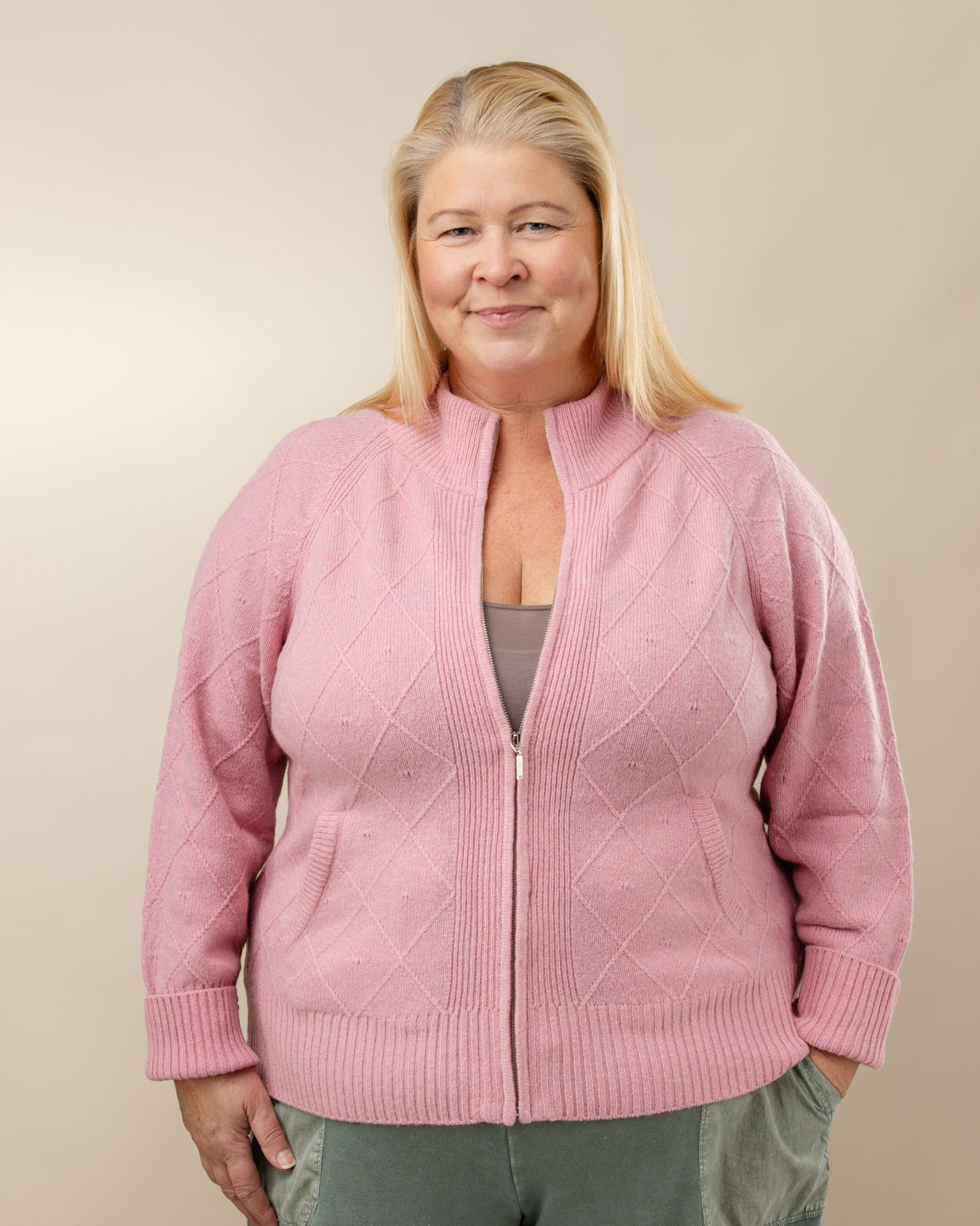 Style DK Diamond Pattern Zipper Cardigan