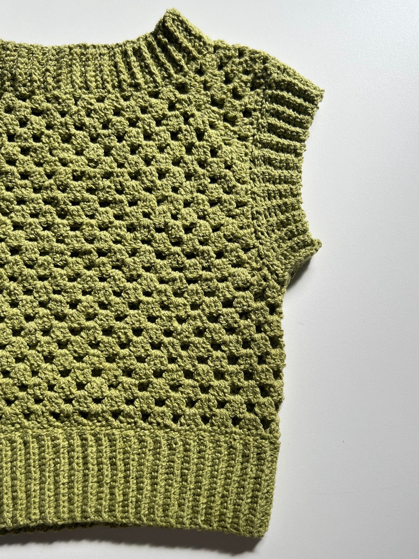 The Edith Top - Crochet Pattern | PT 8672