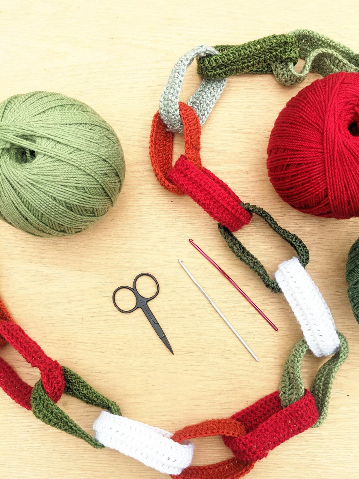 'Paper Chain' Garland - Free Crochet Pattern – Bendigo Woollen Mills