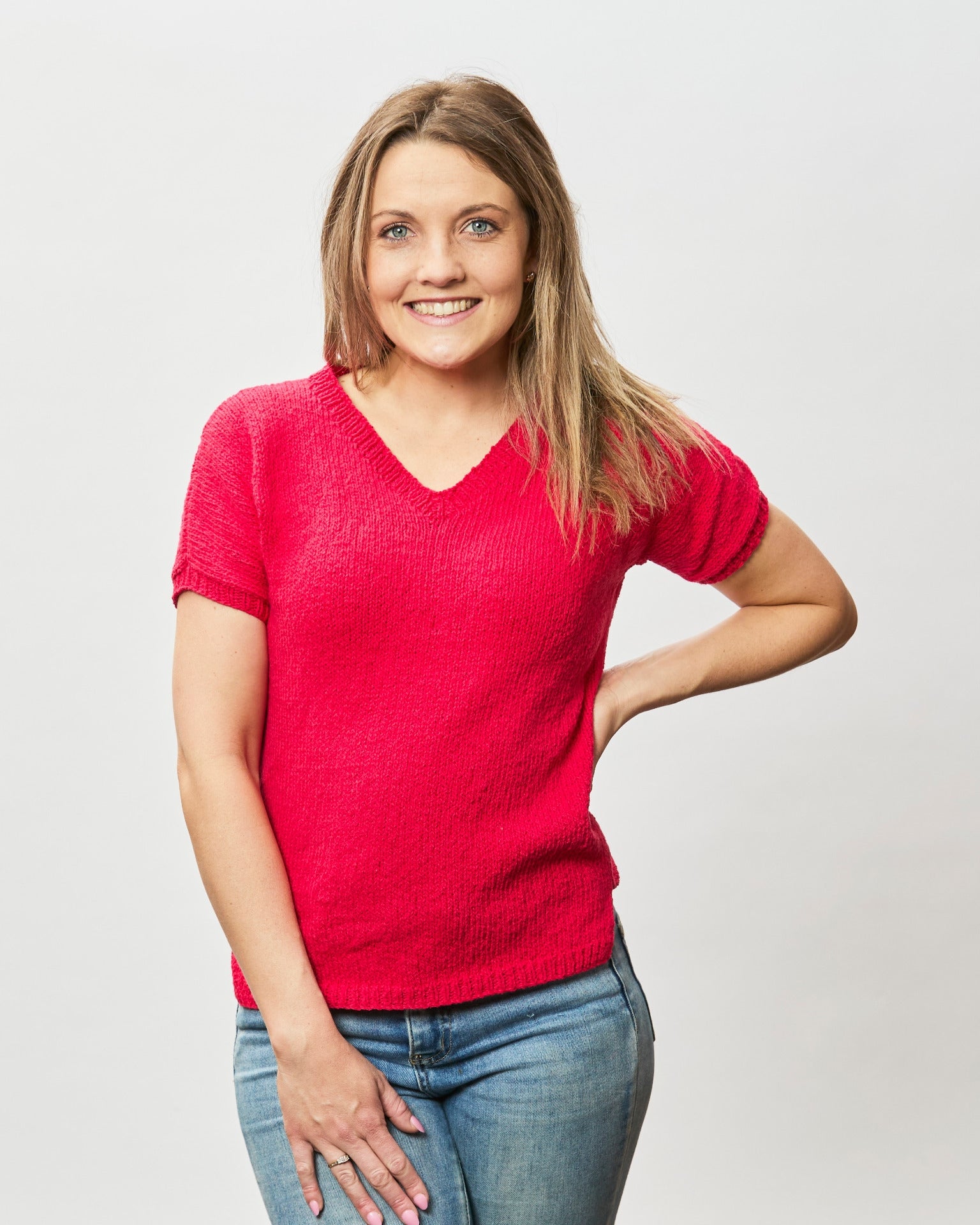 The Sam V-Neck Tee - Knitting Pattern | PT 8667