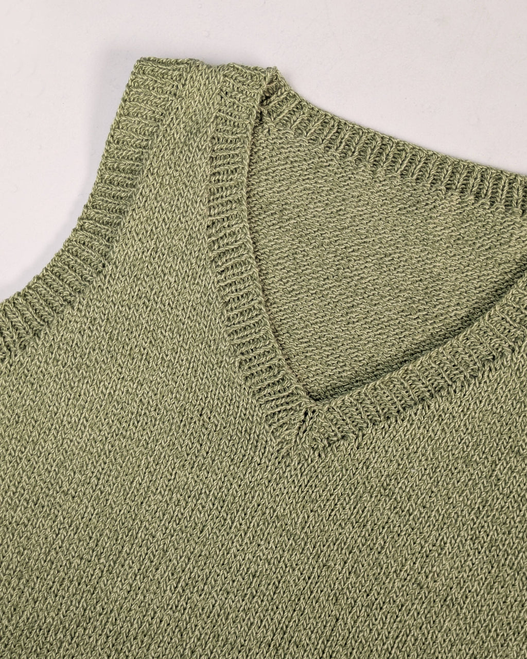 The Ness Vest - Women's Knitting Pattern | PT 8731