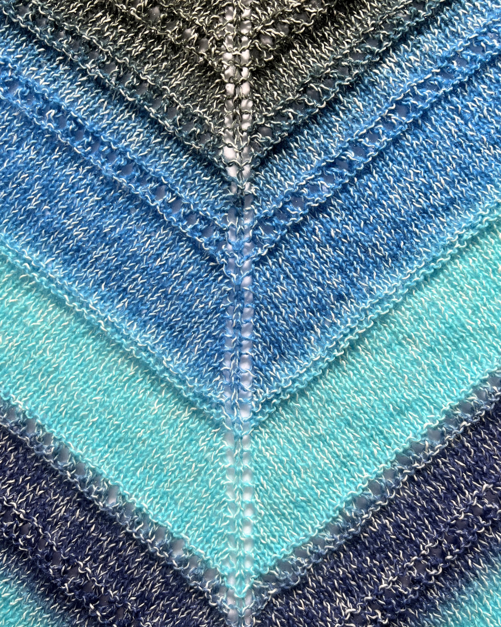 Iridescence 8 ply