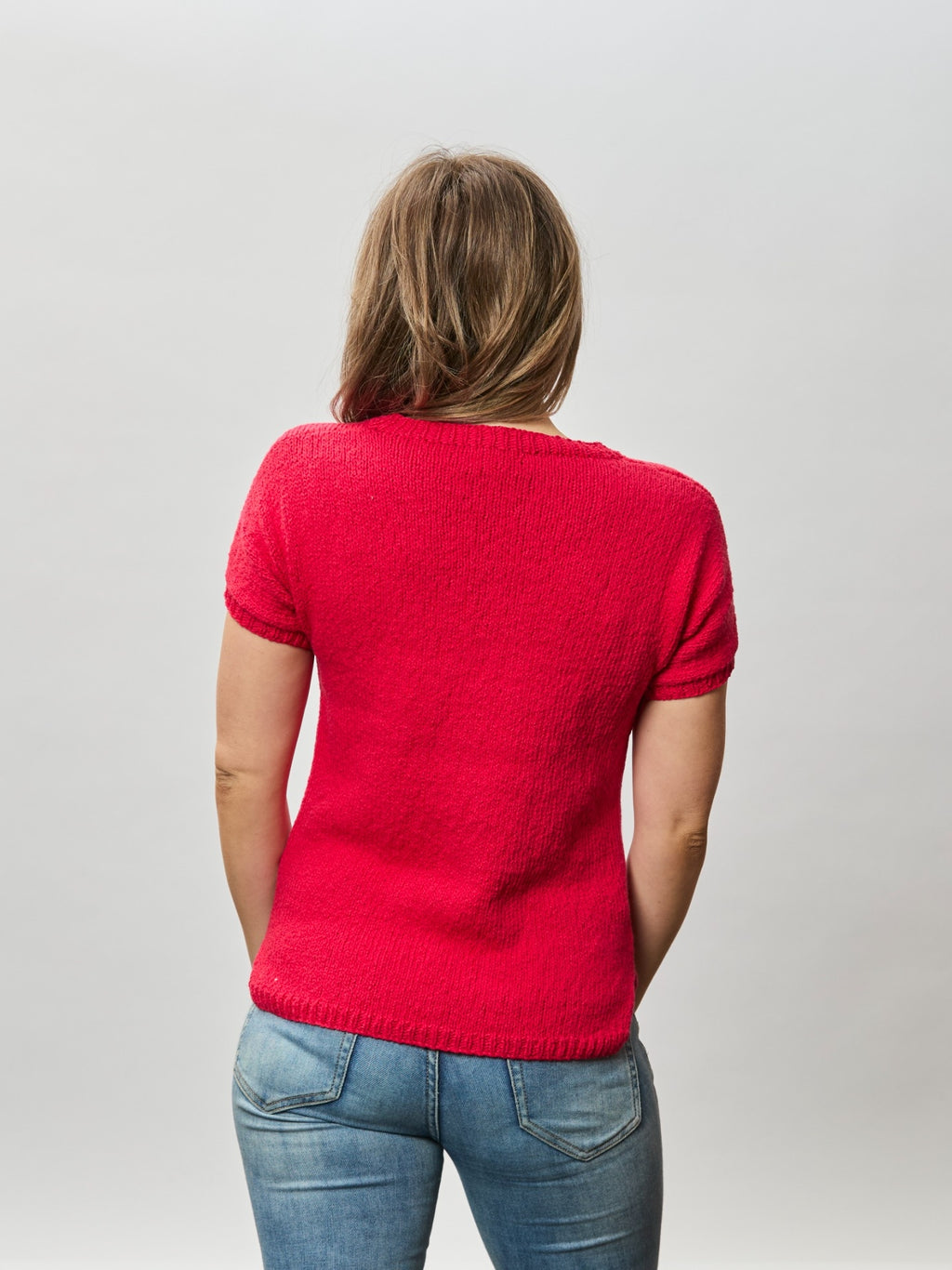 The Sam V-Neck Tee - Knitting Pattern | PT 8667