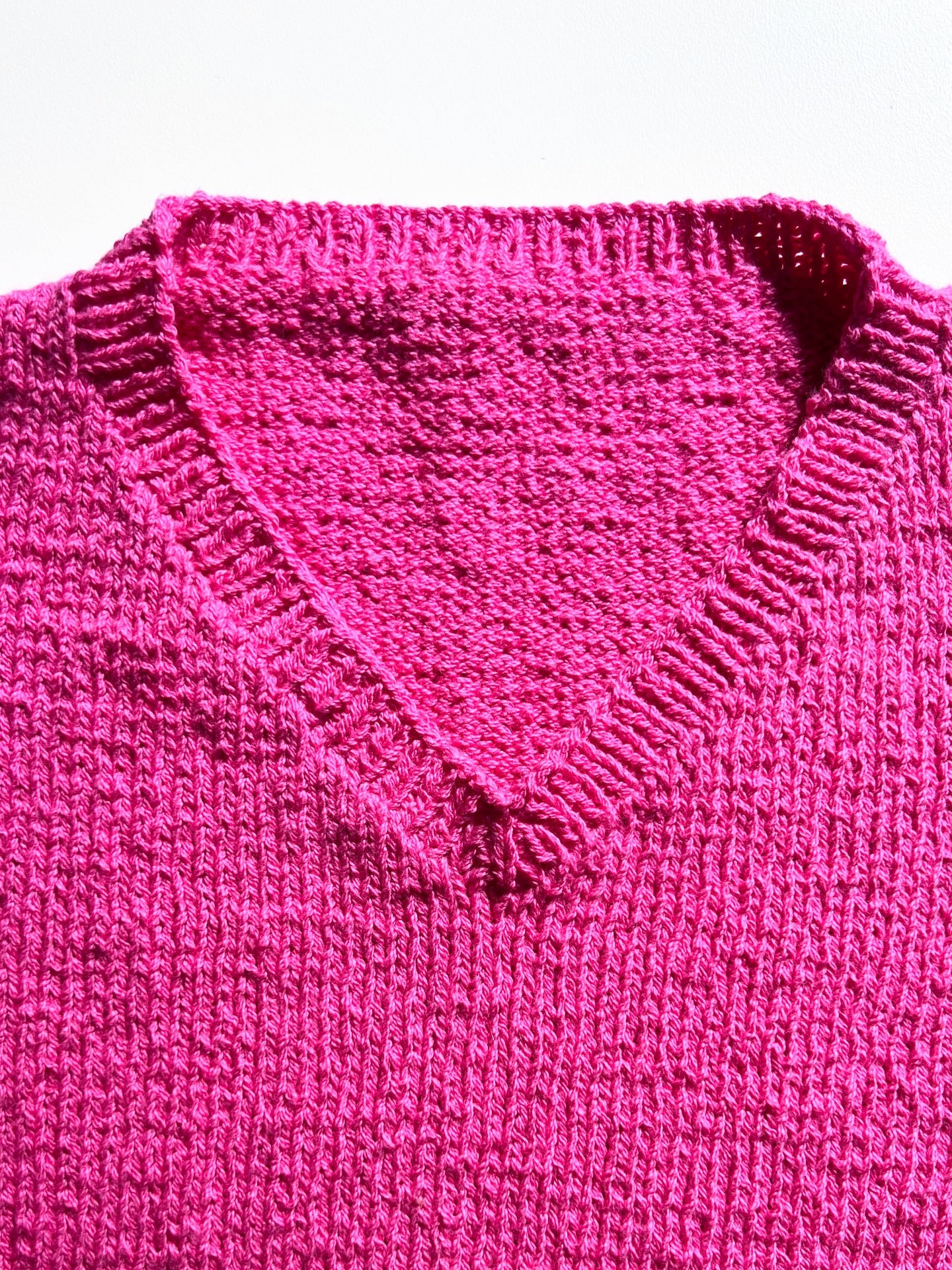 The Sam V-Neck Tee - Knitting Pattern | PT 8667