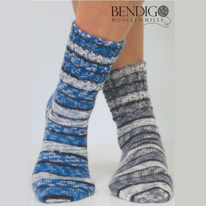 Ladies Lace Top Socks - Free Knitting Pattern