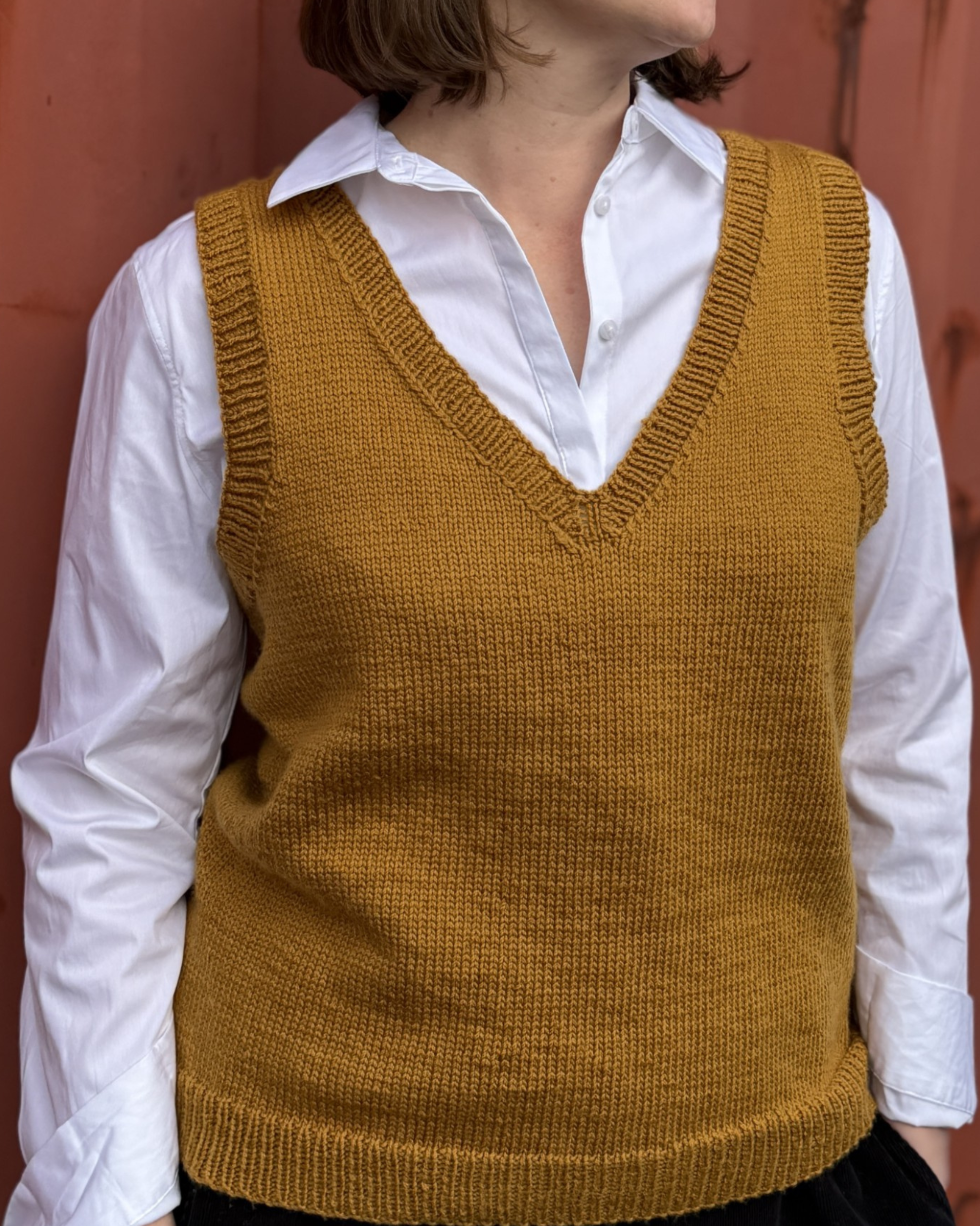 The Ness Vest - Women's Knitting Pattern | PT 8731